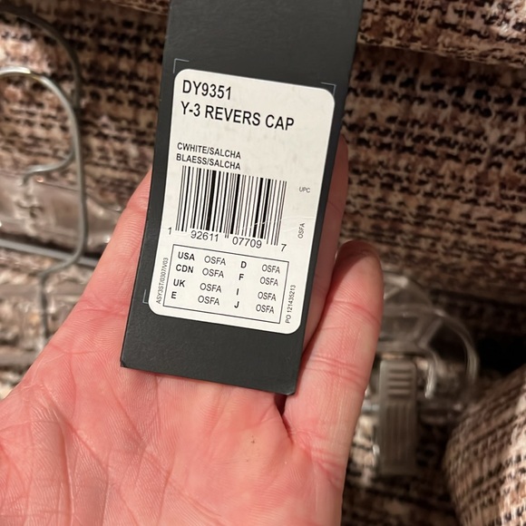 Y-3 REVERSIBLE CAP - Picture 8 of 8